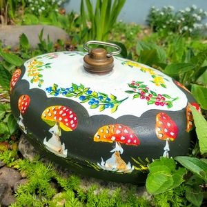 🍄 ANTIQUE Mushroom Tole Handpainted Oval Bed Warmer